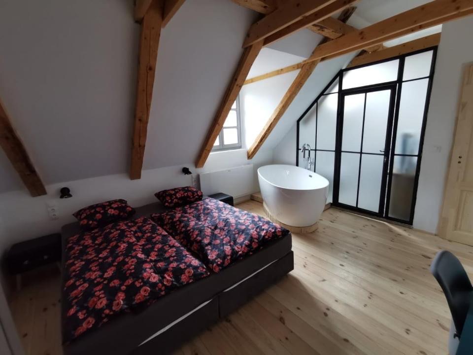 Hotel Fuegekert - Bed&Wine à Zánka Extérieur photo